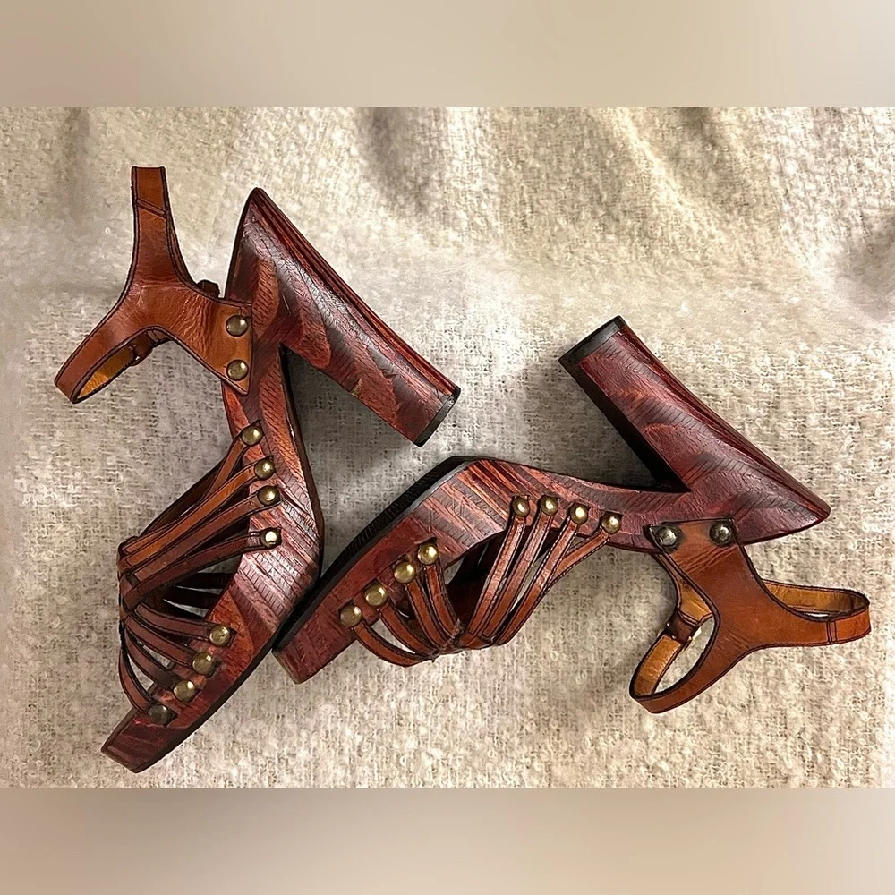Vintage 1970’s strapy